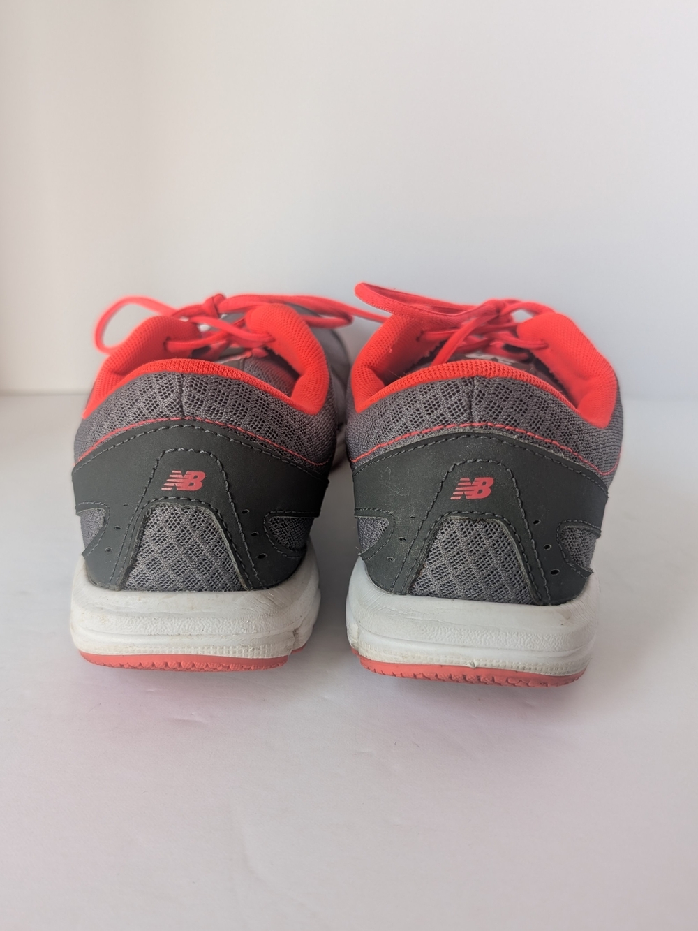 New Balance 550 v3 Dark Gray with Coral Accent Running Shoes - Picture 4 of 8